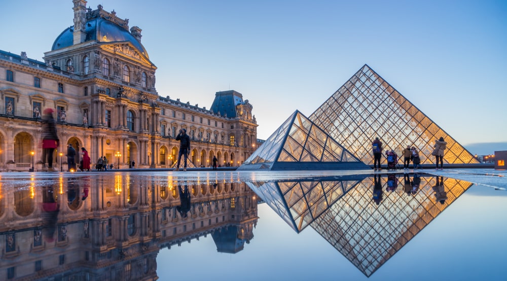 Louvre-M%C3%BCzesi-Fransa(1).jpg